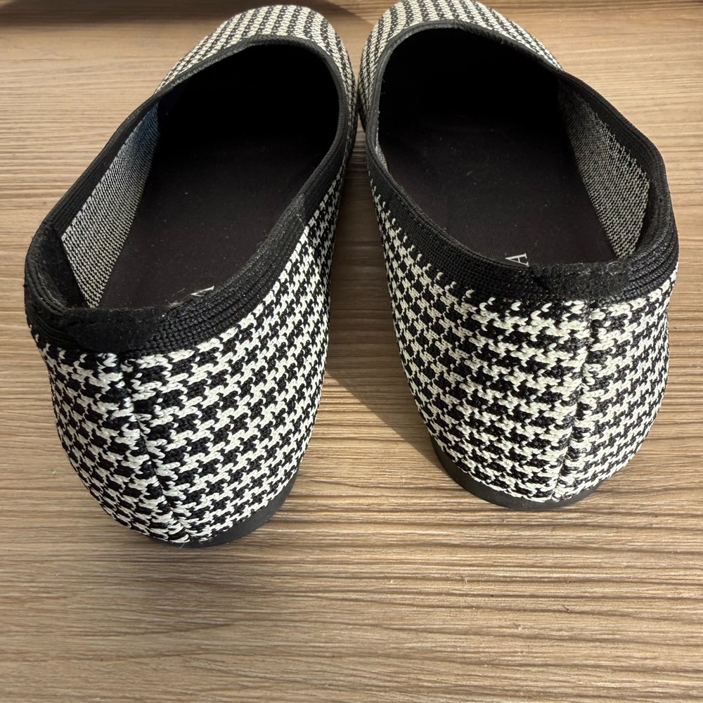 VIVAIA Black and White Houndstooth Flats - Picture 3 of 4